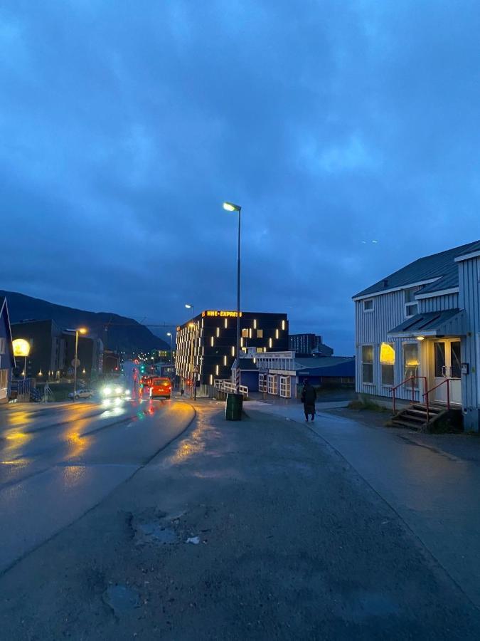 Hotel Hhe Express à Nuuk Extérieur photo